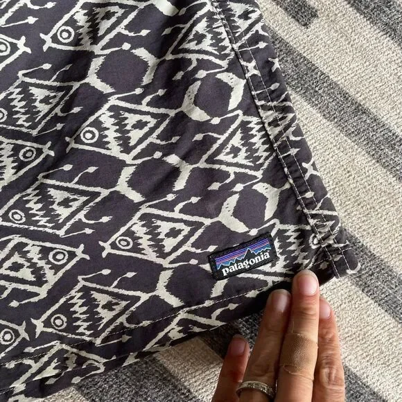 Patagonia ikat fish print baggies. Small - Picture 8 of 9